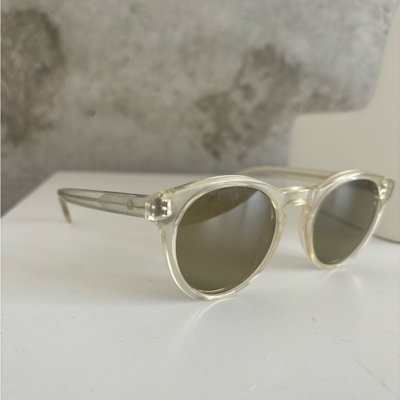 The Shake Appeal in Polarized Crystal - Picture 2 of 5